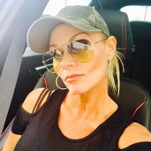 Meet your Posher, April